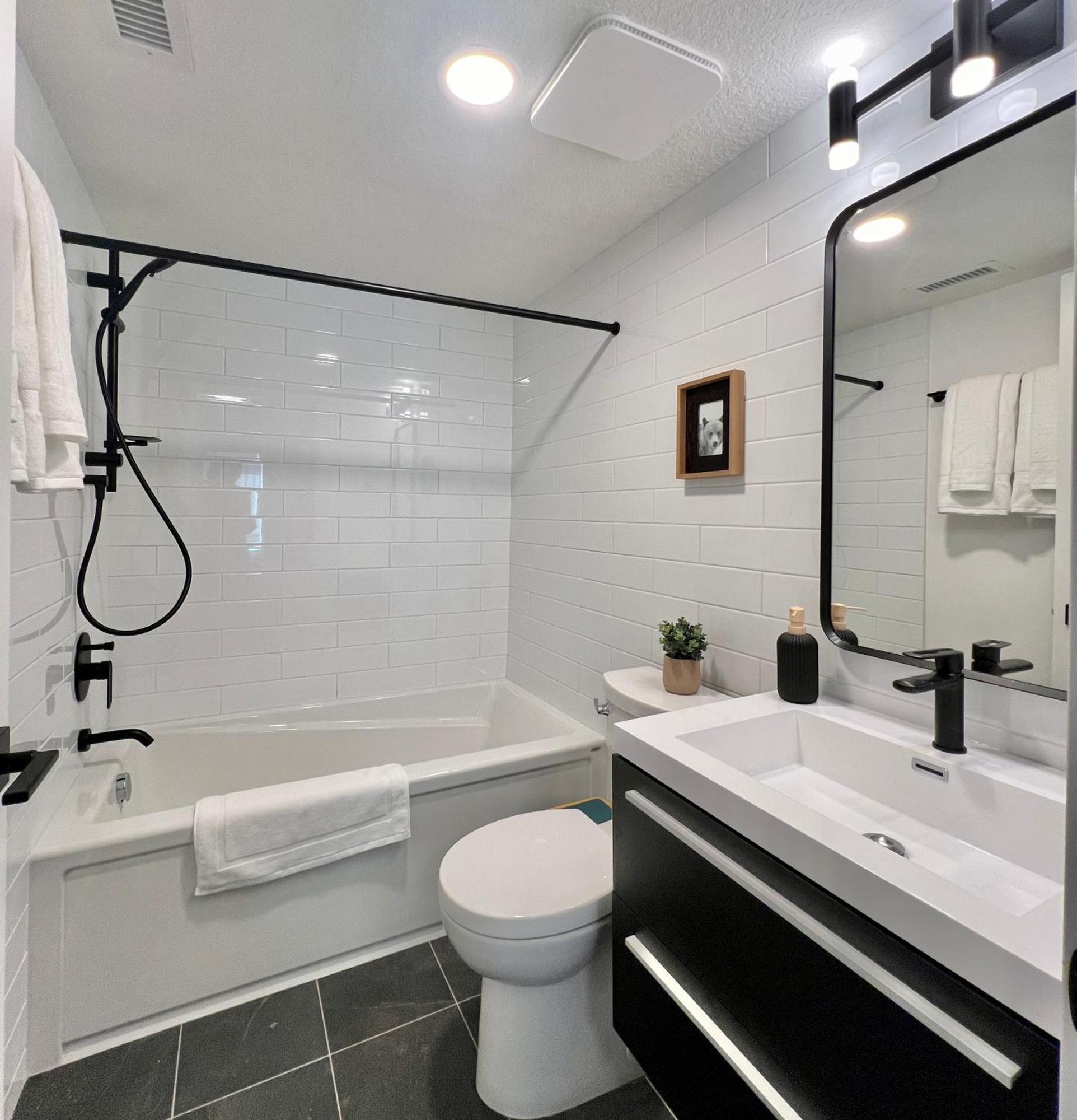 Special! New Downtown Mtn View Free Parking 2B&2B Lägenhet Canmore Exteriör bild