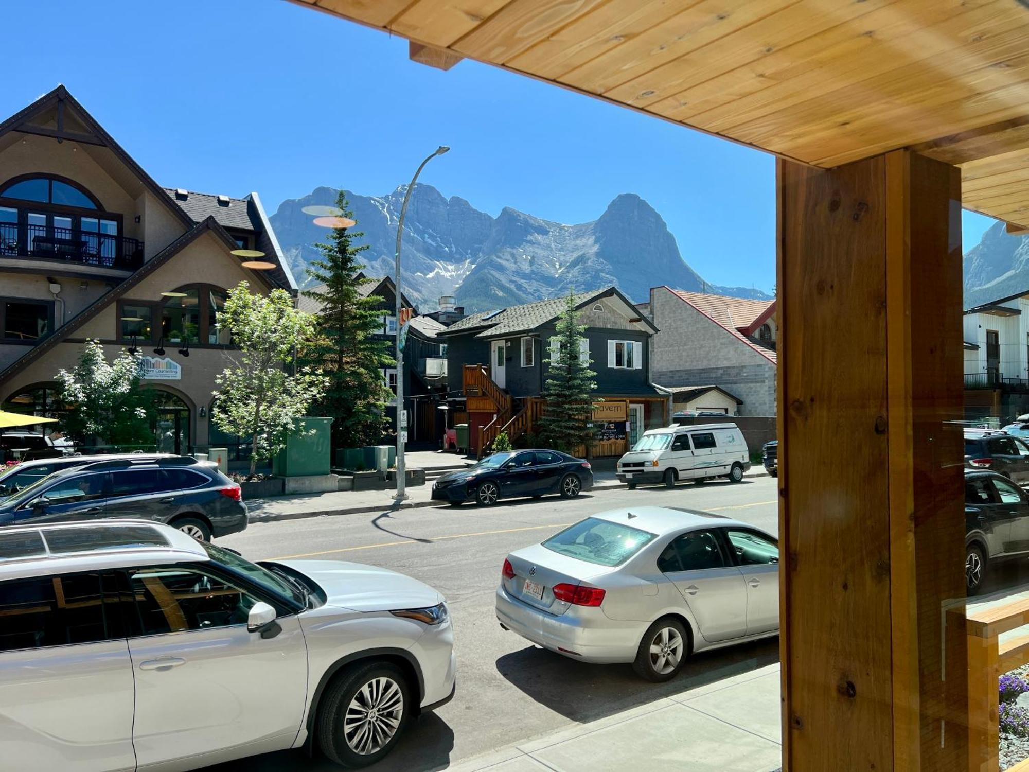 Special! New Downtown Mtn View Free Parking 2B&2B Lägenhet Canmore Exteriör bild